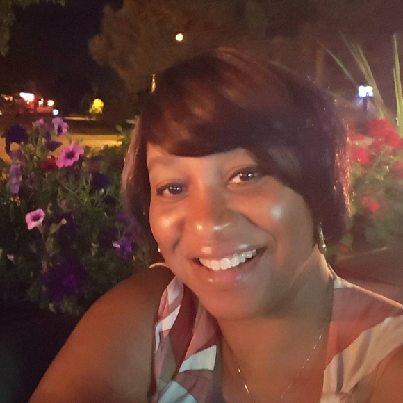 Meet your Posher, Malika - Picture 1 of 1